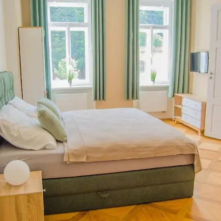 Apartment Vertigo Карлові Вари Екстер'єр фото